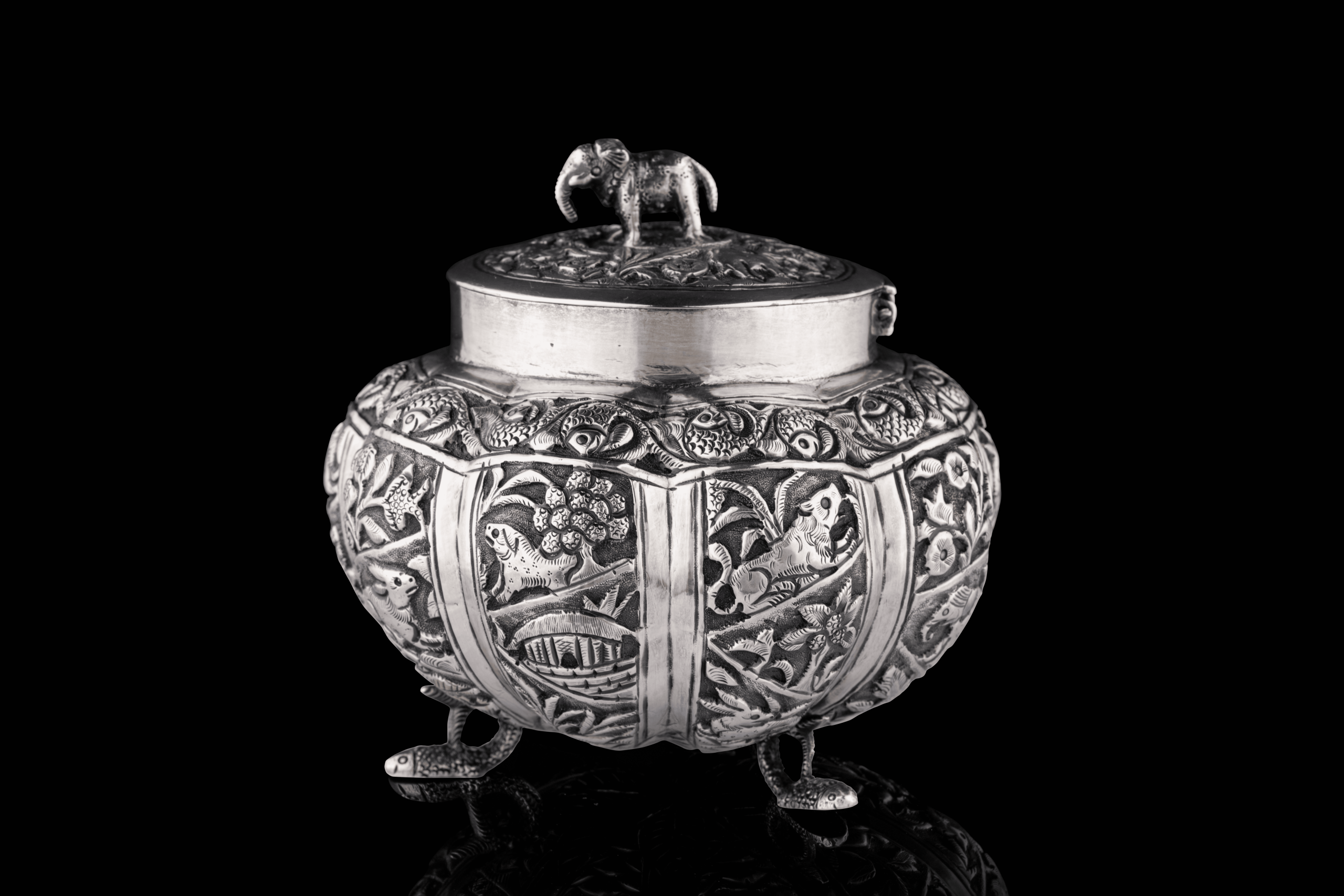 Tea Caddy, Silver, Lucknow, Uttar Pradesh, North-Eastern India, ca. 1890.